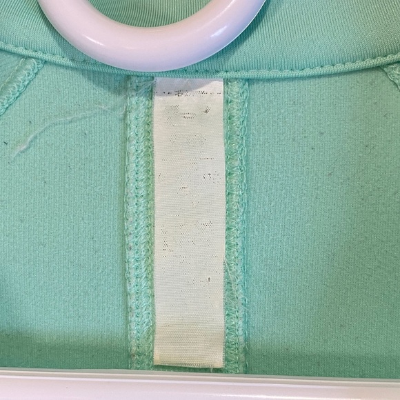 Under Armour Women’s Light Green Quarter Zip LS Top - Picture 4 of 7